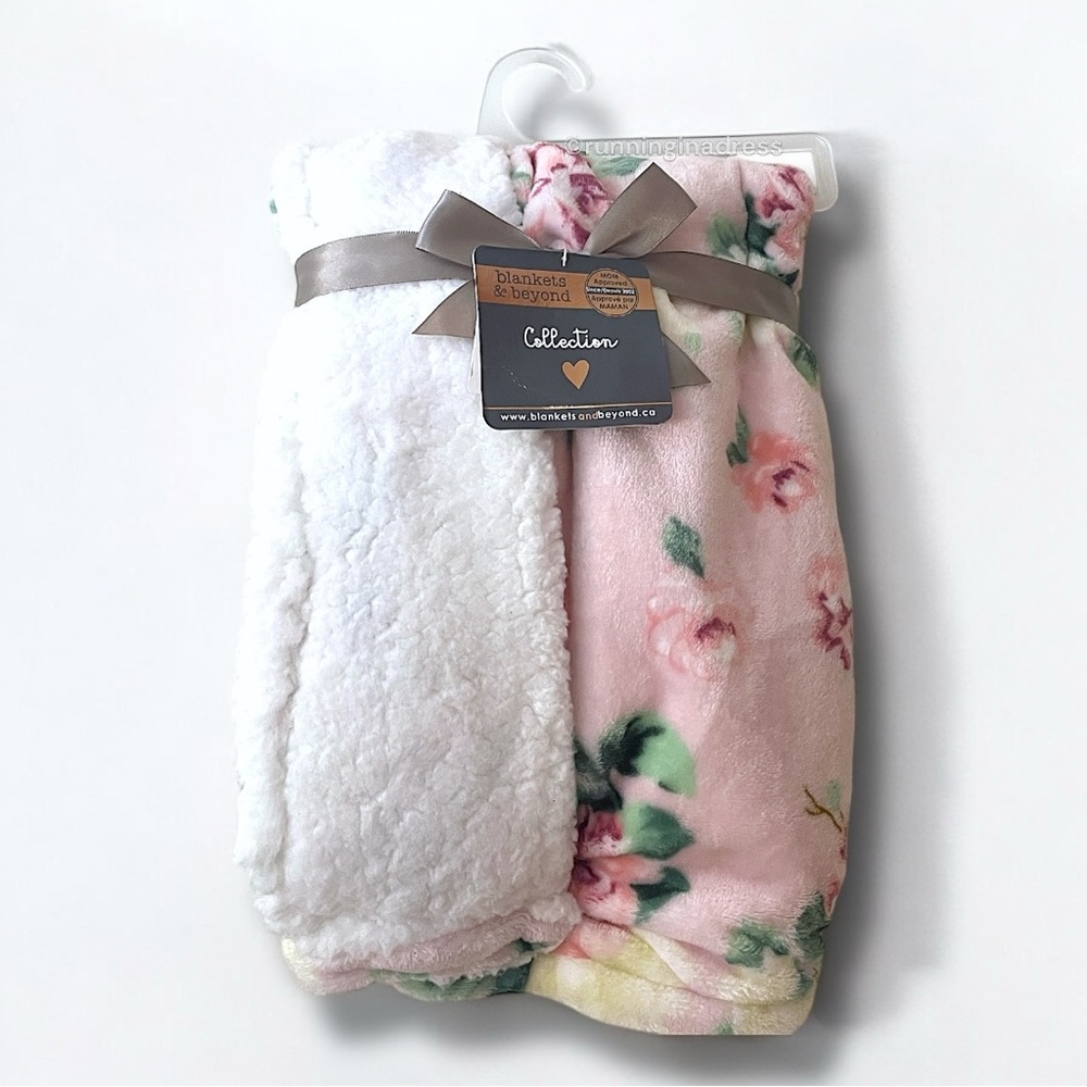 NWT Blankets And Beyond Floral Sherpa Baby Pink & White Floral Blanket 28” x 32”